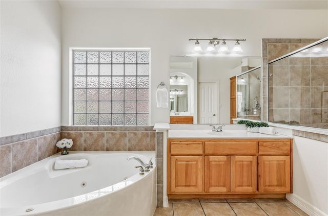 4200 Vista Corta DR, Lago Vista, TX 78645