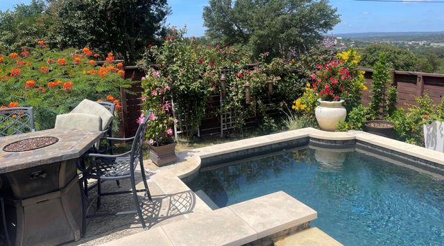 4200 Vista Corta DR, Lago Vista, TX 78645