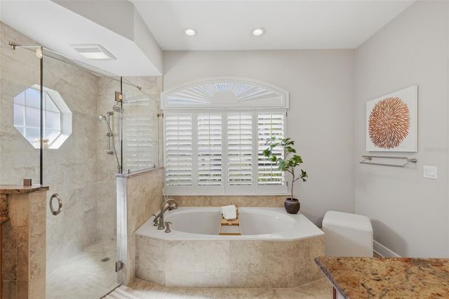 7321 LINKS COURT, Sarasota, FL 34243