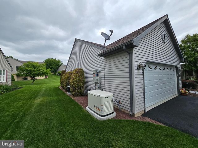 122 ARBOR DR, Myerstown, PA 17067