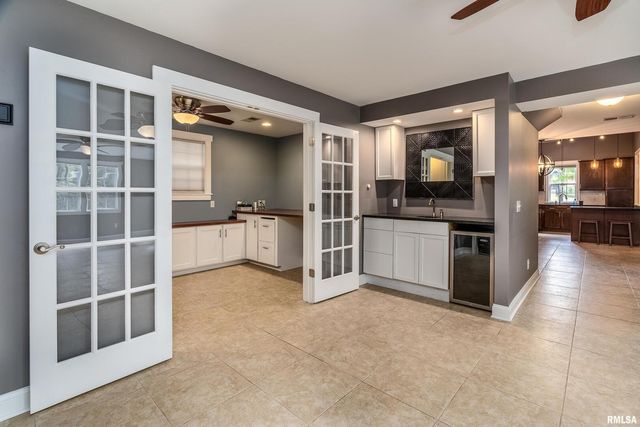 1591 N Reed Station Road, Carbondale, IL 62901