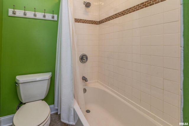 1591 N Reed Station Road, Carbondale, IL 62901