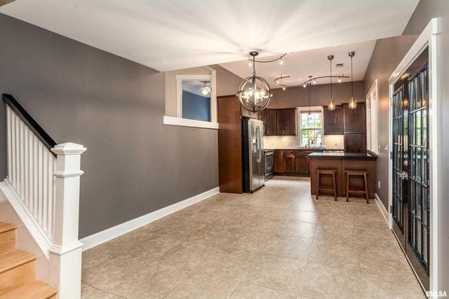 1591 N Reed Station Road, Carbondale, IL 62901