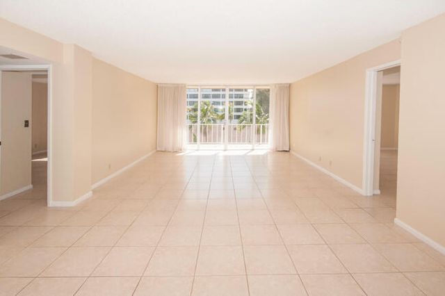 3575 S Ocean Boulevard 408, South Palm Beach, FL 33480