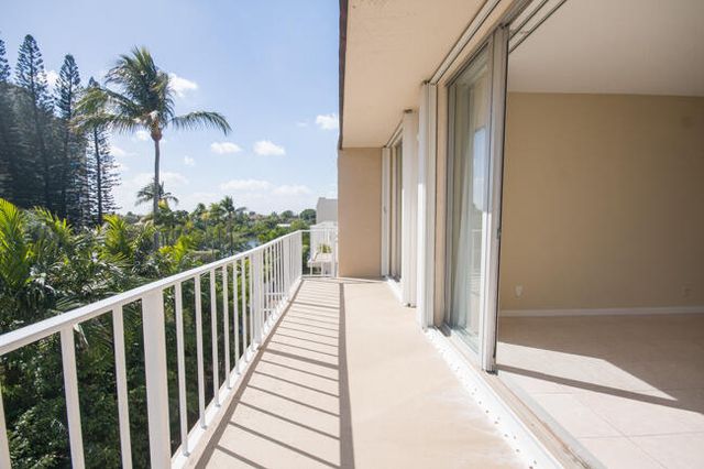 3575 S Ocean Boulevard 408, South Palm Beach, FL 33480