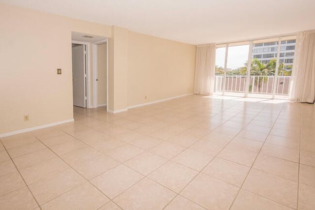 3575 S Ocean Boulevard 408, South Palm Beach, FL 33480