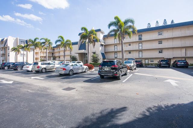 3575 S Ocean Boulevard 408, South Palm Beach, FL 33480