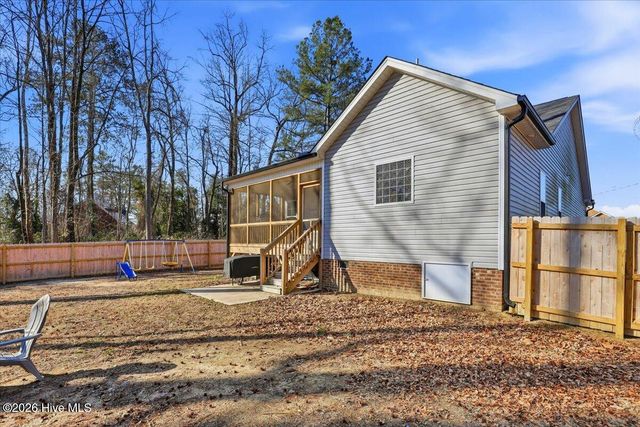 110 Oak Street, Pine Level, NC 27568