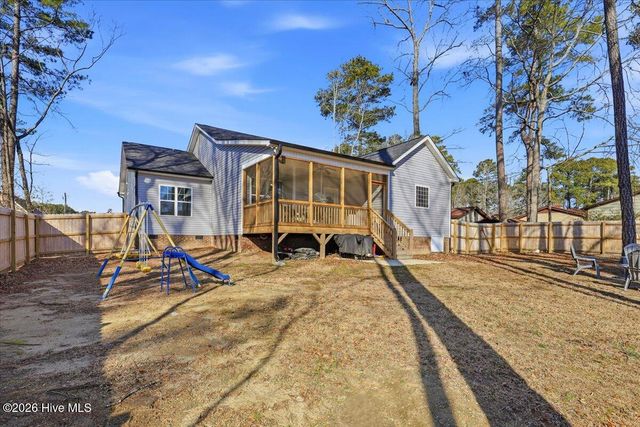 110 Oak Street, Pine Level, NC 27568