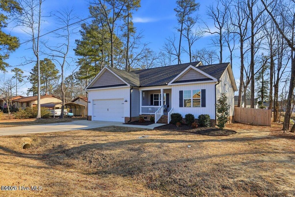 110 Oak Street, Pine Level, NC 27568