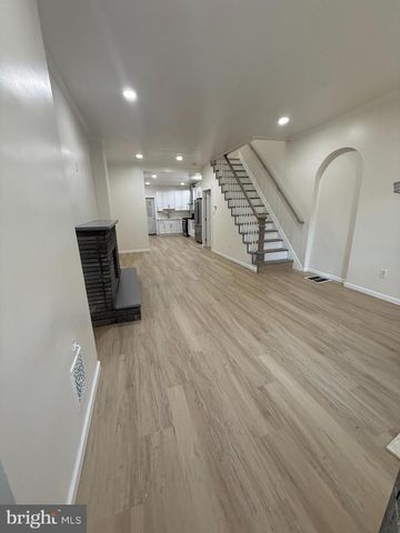 560 SPRUCE ST, Camden, NJ 08103
