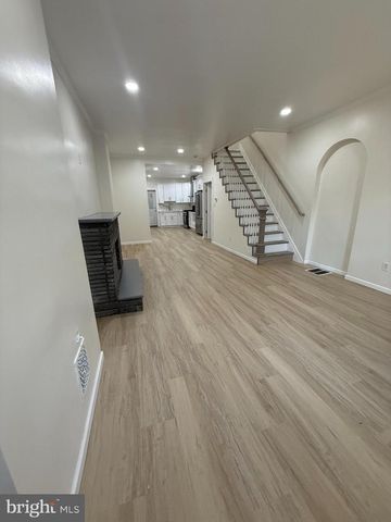 560 SPRUCE ST, Camden, NJ 08103