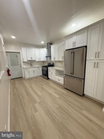 560 SPRUCE ST, Camden, NJ 08103