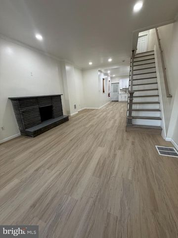 560 SPRUCE ST, Camden, NJ 08103