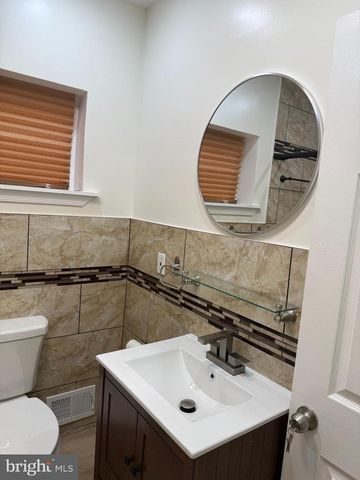 560 SPRUCE ST, Camden, NJ 08103
