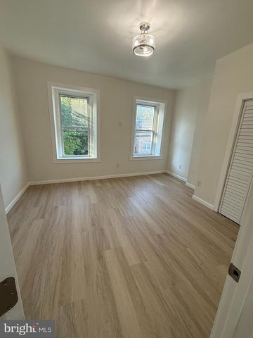 560 SPRUCE ST, Camden, NJ 08103