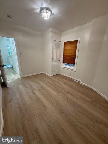 560 SPRUCE ST, Camden, NJ 08103