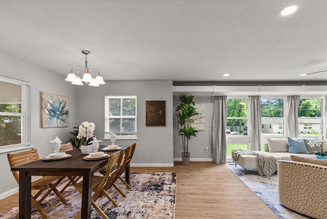 2300 W Holly Street, Fayetteville, AR 72703