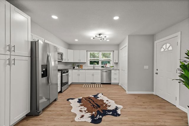 2300 W Holly Street, Fayetteville, AR 72703