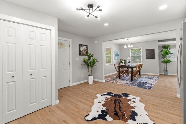 2300 W Holly Street, Fayetteville, AR 72703