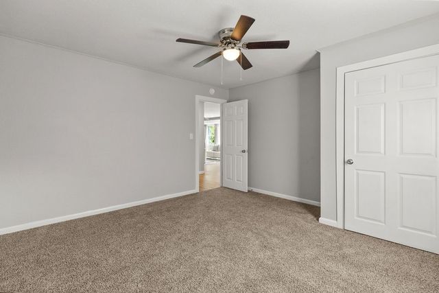 2300 W Holly Street, Fayetteville, AR 72703