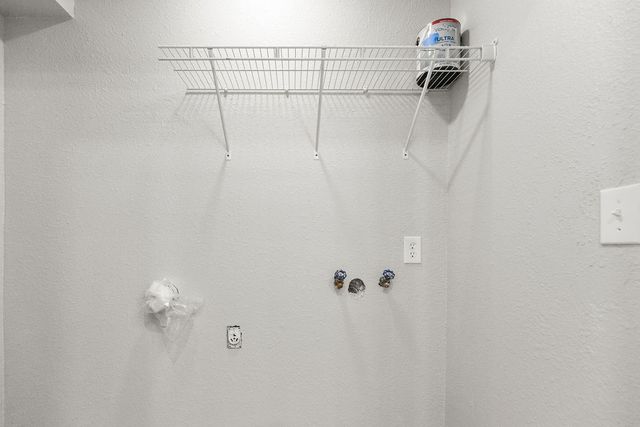 2300 W Holly Street, Fayetteville, AR 72703