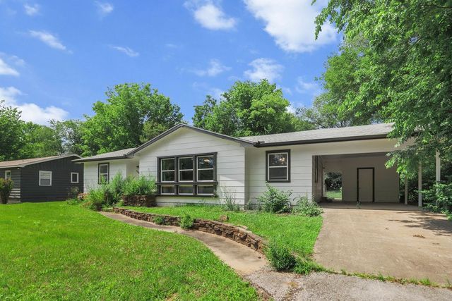 2300 W Holly Street, Fayetteville, AR 72703