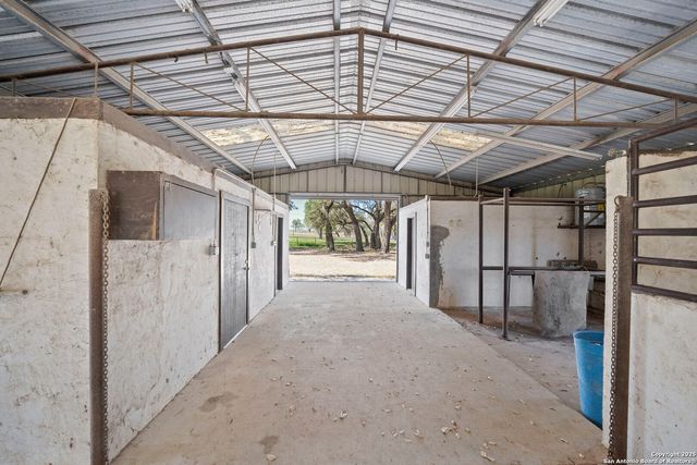 6992 State Highway 97, Floresville, TX 78114