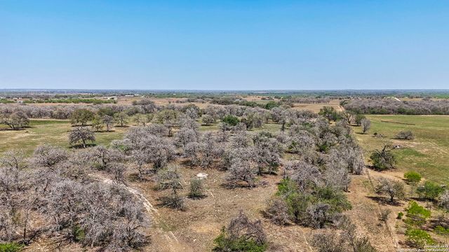 6992 State Highway 97, Floresville, TX 78114