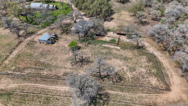 6992 State Highway 97, Floresville, TX 78114