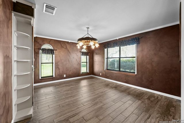 6992 State Highway 97, Floresville, TX 78114