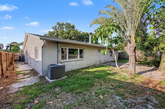 5580 58TH AVENUE N, St Petersburg, FL 33709