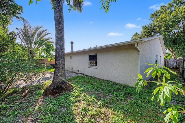 5580 58TH AVENUE N, St Petersburg, FL 33709
