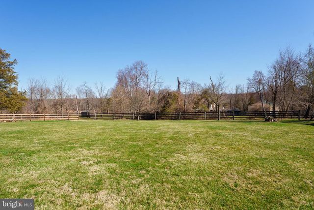 267 LAMBERTVILLE HOPEWELL RD, Hopewell, NJ 08525