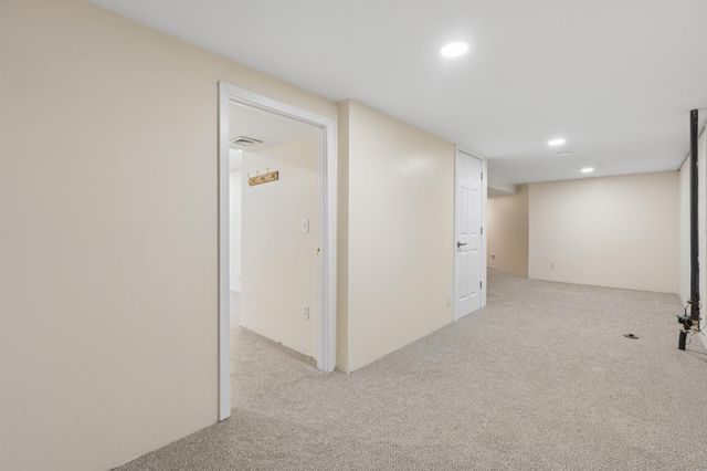 2174 County Road F E, White Bear Lake, MN 55110