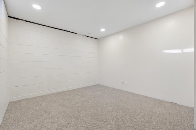 2174 County Road F E, White Bear Lake, MN 55110