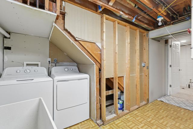 2174 County Road F E, White Bear Lake, MN 55110