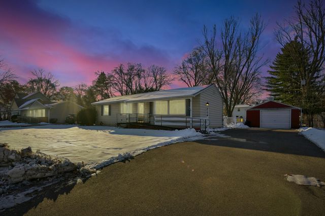 2174 County Road F E, White Bear Lake, MN 55110