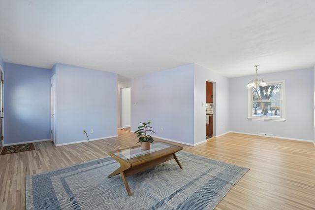 2174 County Road F E, White Bear Lake, MN 55110