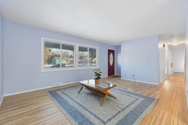 2174 County Road F E, White Bear Lake, MN 55110