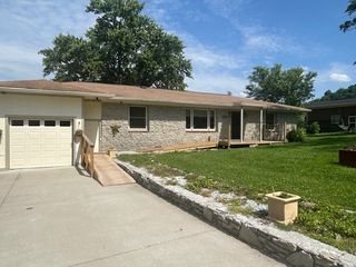 2002 King Dr, S, Fayetteville, TN 37334