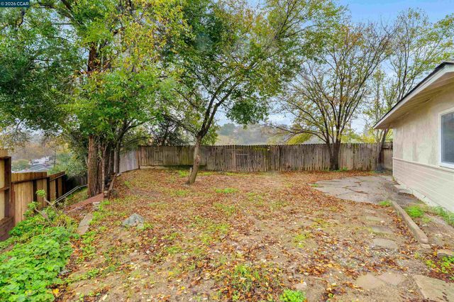 3102 Pine St, Martinez, CA 94553