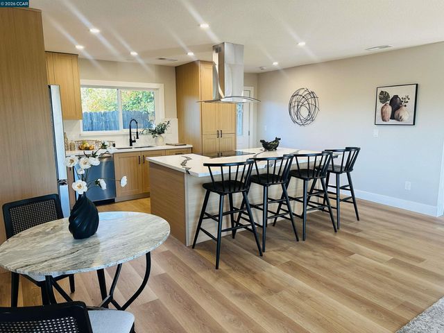 3102 Pine St, Martinez, CA 94553