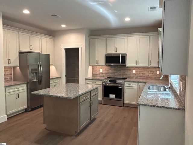 4863 N Hwy 14, Greer, SC 29651