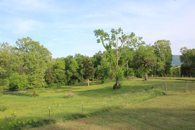 658 Stone Road, Benton, TN 37307