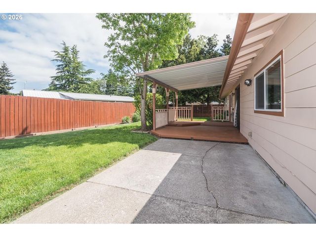 18411 Ne DAVIS St, Portland, OR 97230