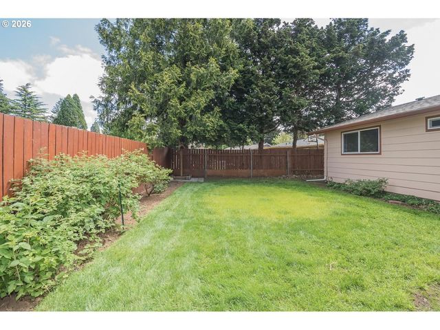 18411 Ne DAVIS St, Portland, OR 97230