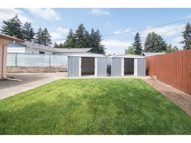 18411 Ne DAVIS St, Portland, OR 97230