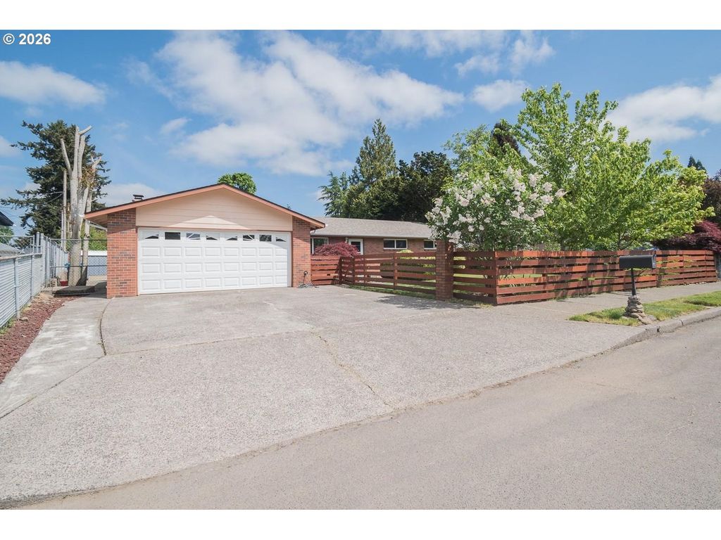 18411 Ne DAVIS St, Portland, OR 97230