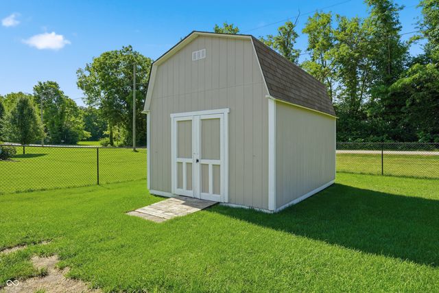 4945 E Daisy Lane, Mooresville, IN 46158